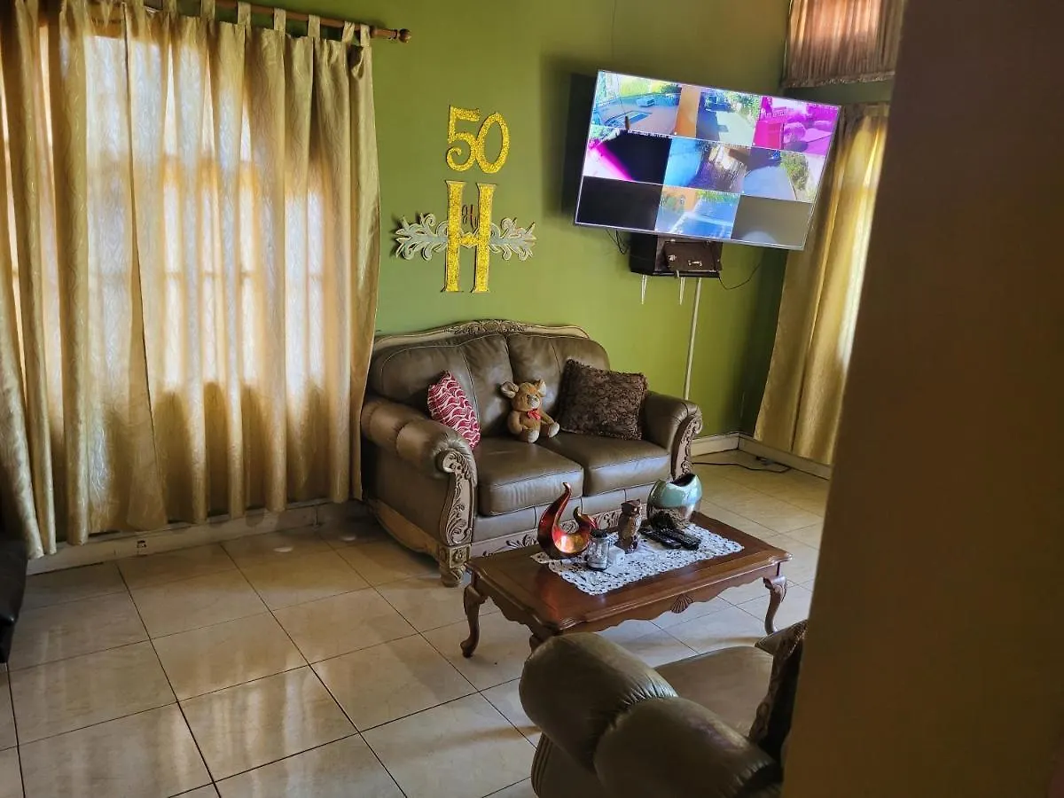 Cozy Studio 1 كينغستون جامايكا